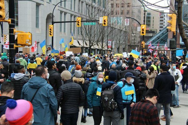 L"influence révolutionnaire de la musique électronique sur la jeunesse : enjeux contemporains et perspectives futures